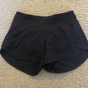 black lululemon shorts